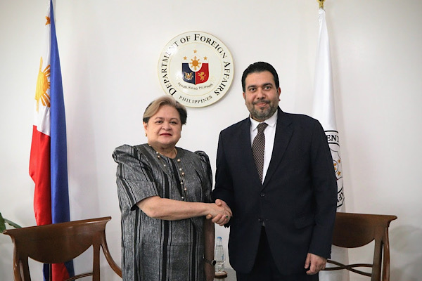 Filipinler Cumhuriyeti Dışişleri Bakanı Lazaro, Al Hamidi ile görüştü