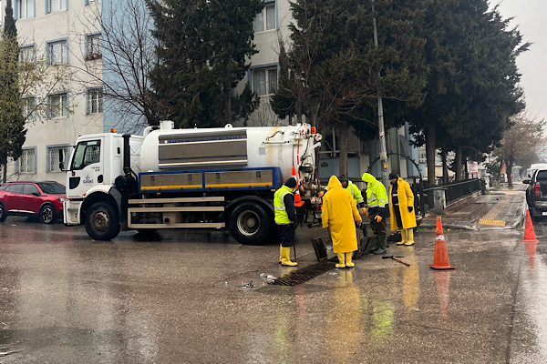 Gaziantep’te olumsuz hava şartlarına karşı ekipler teyakkuza geçti
