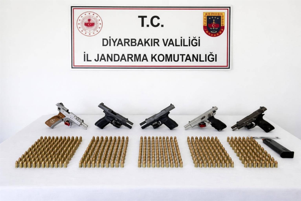 Diyarbakır’da silah kaçakçılığı operasyonu