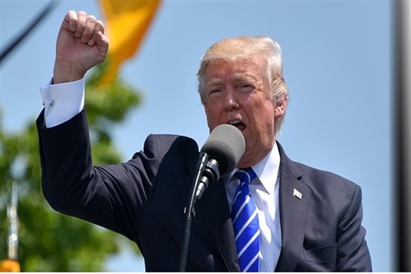 Trump: İran yönetimi yüzlerce gemiyi ABD’ye yönlendirdi