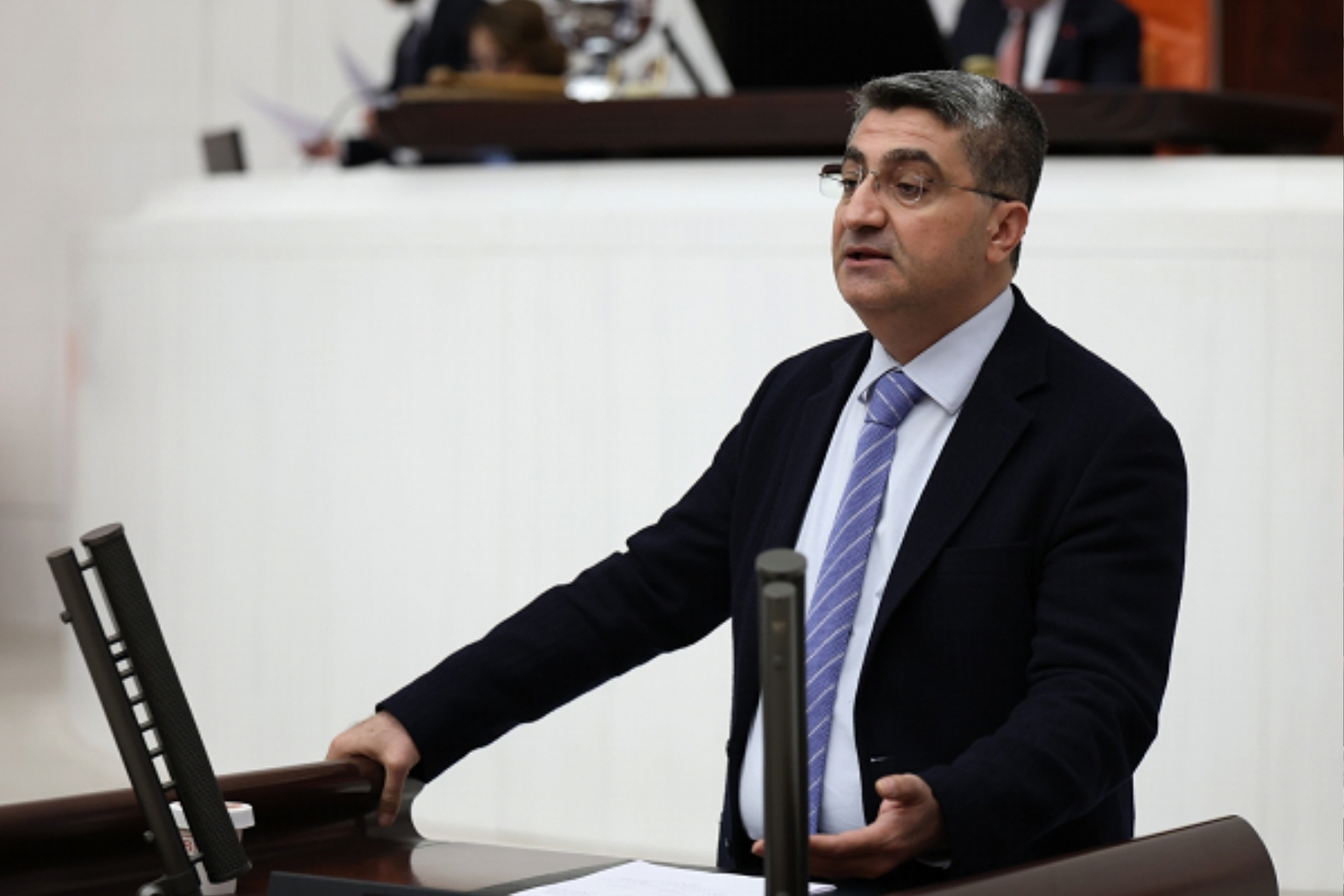 Ekmen’den Avukatlar Günü’nde Bakan Gürlek’e çağrı