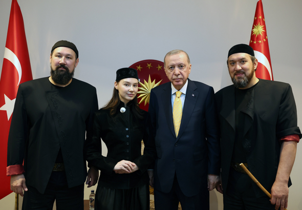 Cumhurbaşkanı Erdoğan, Ay Yola müzik grubunu kabul etti