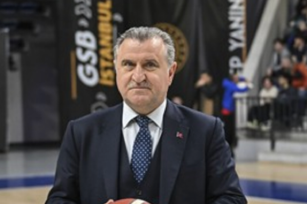 Bakan Bak’tan A Milli Futbol Takımı için tebrik mesajı