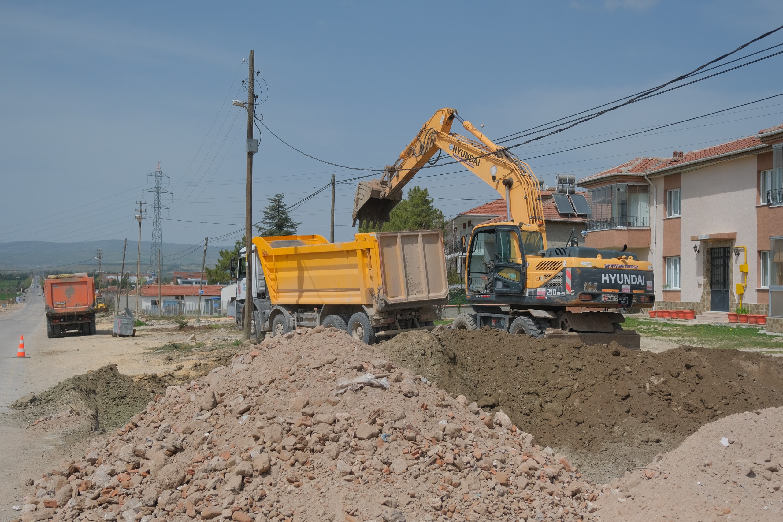 Eskişehir’de 100’üncü Yıl Bulvarı’nda yol genişletme çalışmaları başlatıldı