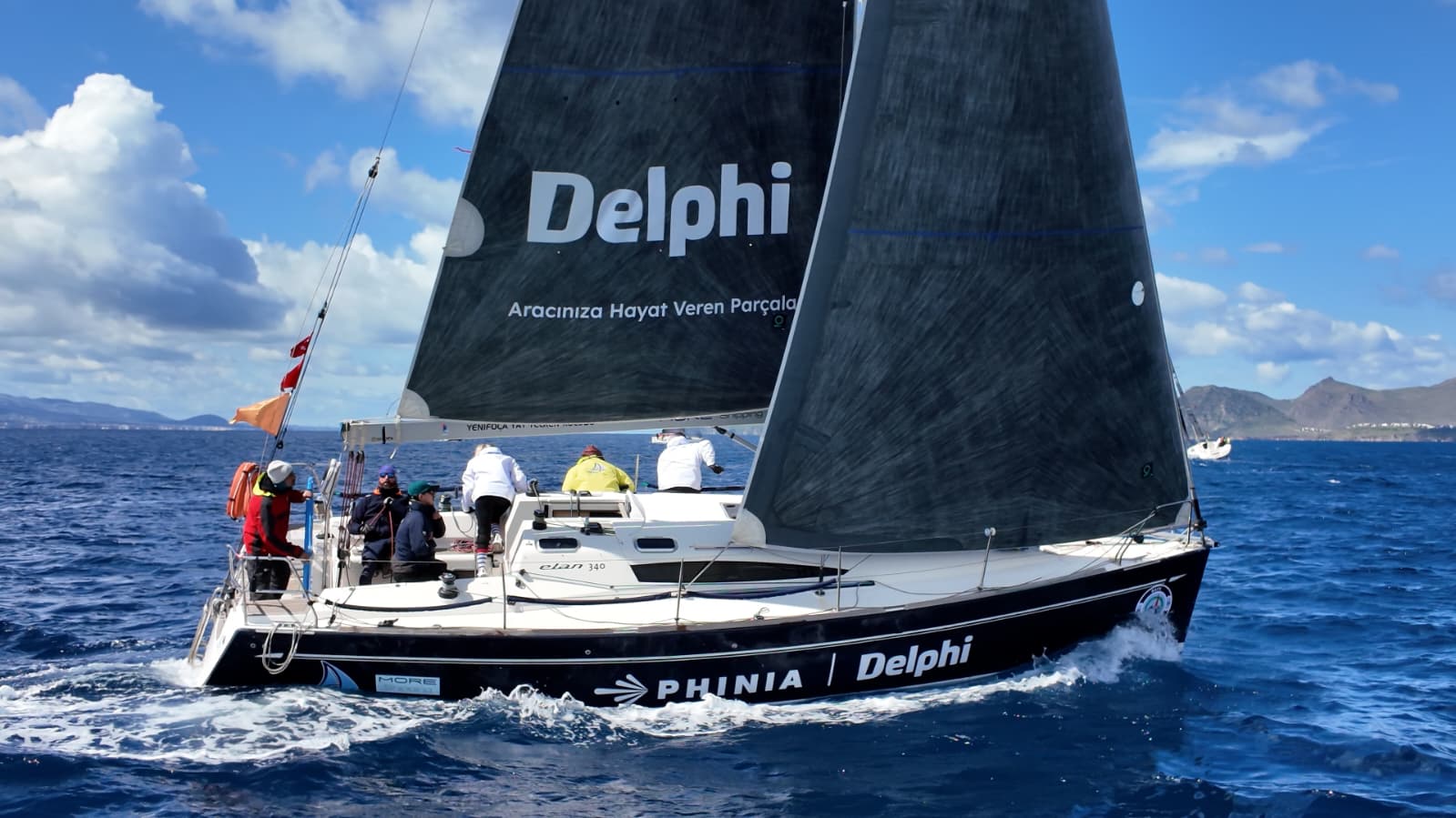 Delphi Türkiye, Yenifoça Yat Yelken Kulübü’nün sponsoru oldu