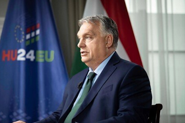 Orban: Yabancı baskılar hükümeti hedef alıyor