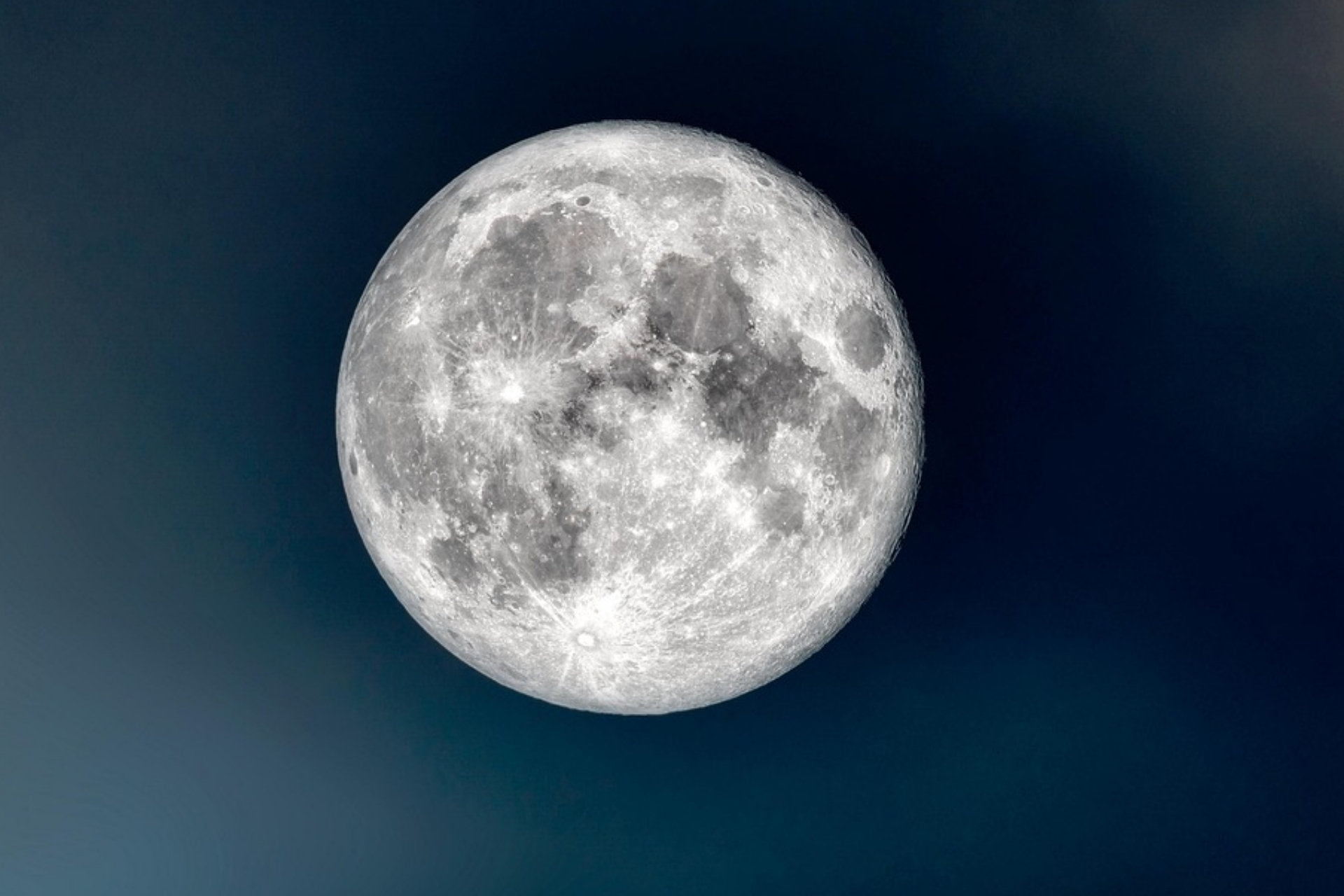 NASA: Ay’daki orientale havzası ilk kez tam görüntülendi