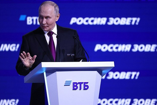 Putin, Mısır Dışişleri Bakanı Abdelatty ile bir araya geldi