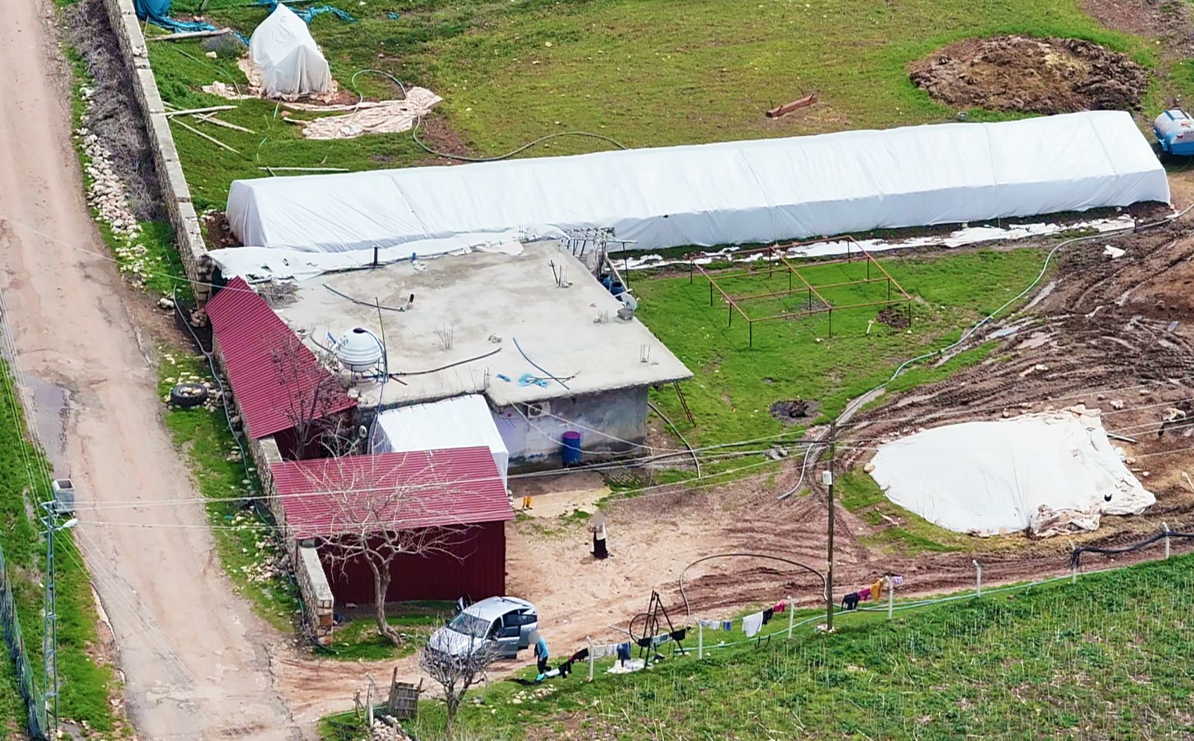 Dronu görünce kaçak hatları iptal etti