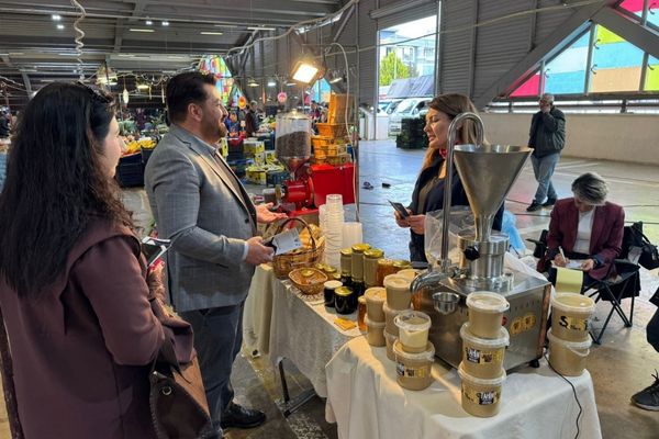 Osmangazi’de semt pazarında ekonomik koşullar incelendi