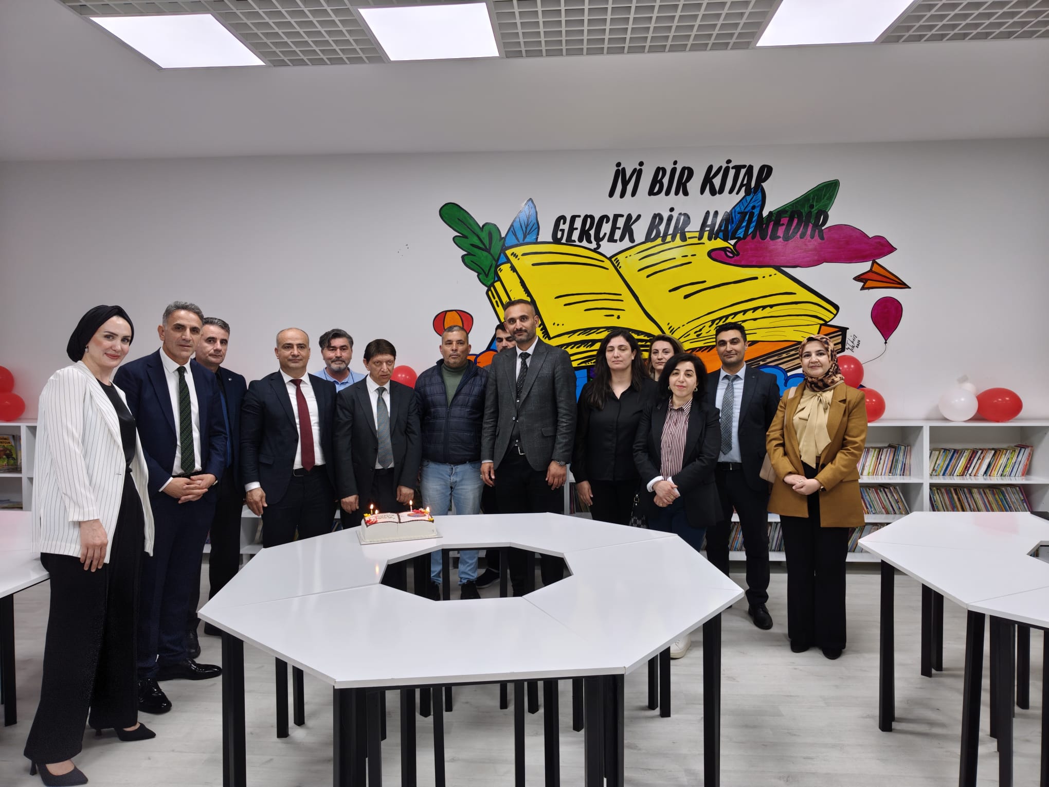 Diyarbakır’da köy okullarına kütüphane desteği sürüyor