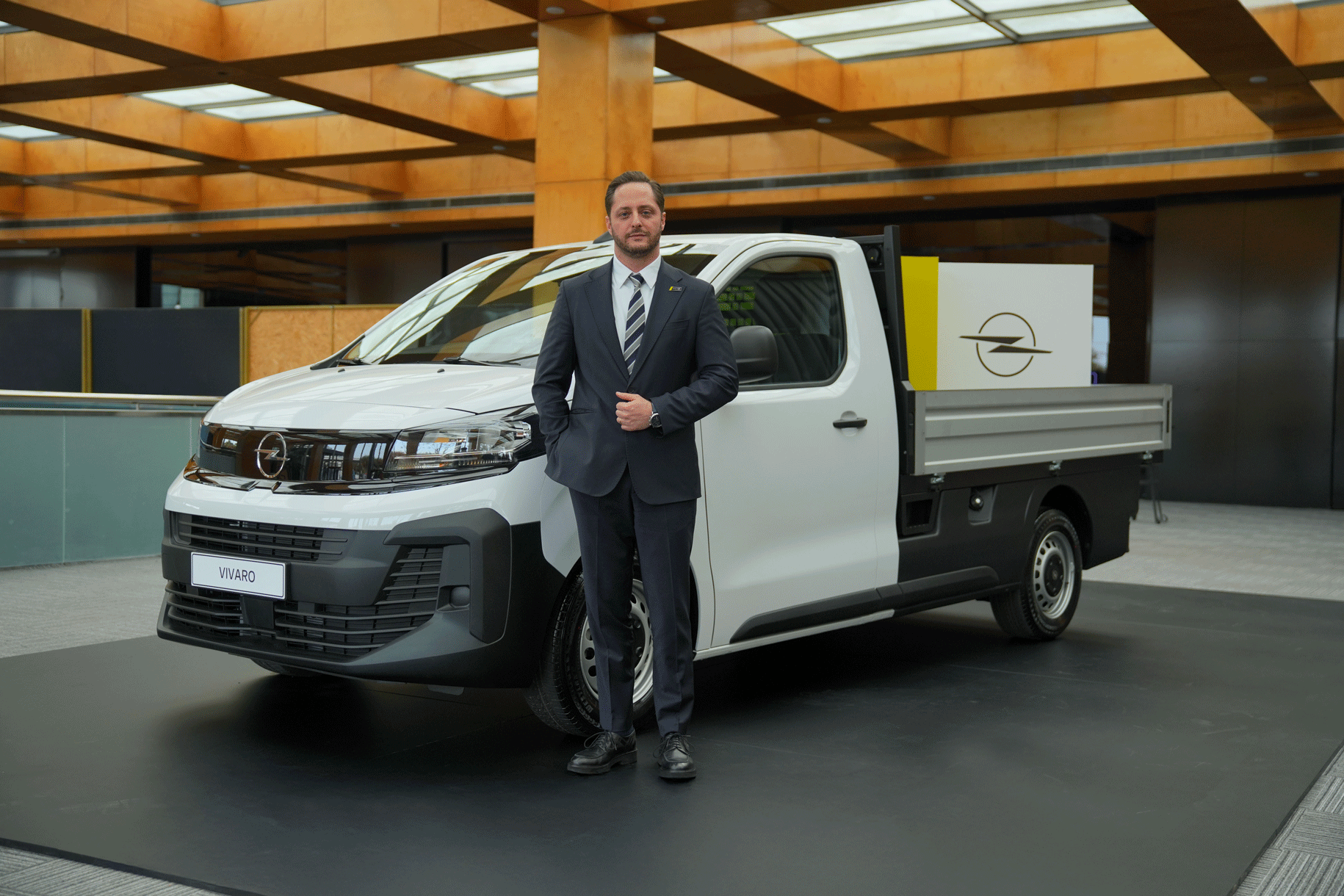 Made in Türkiye imzalı yeni Opel Vivaro kamyonet satışa sunuldu