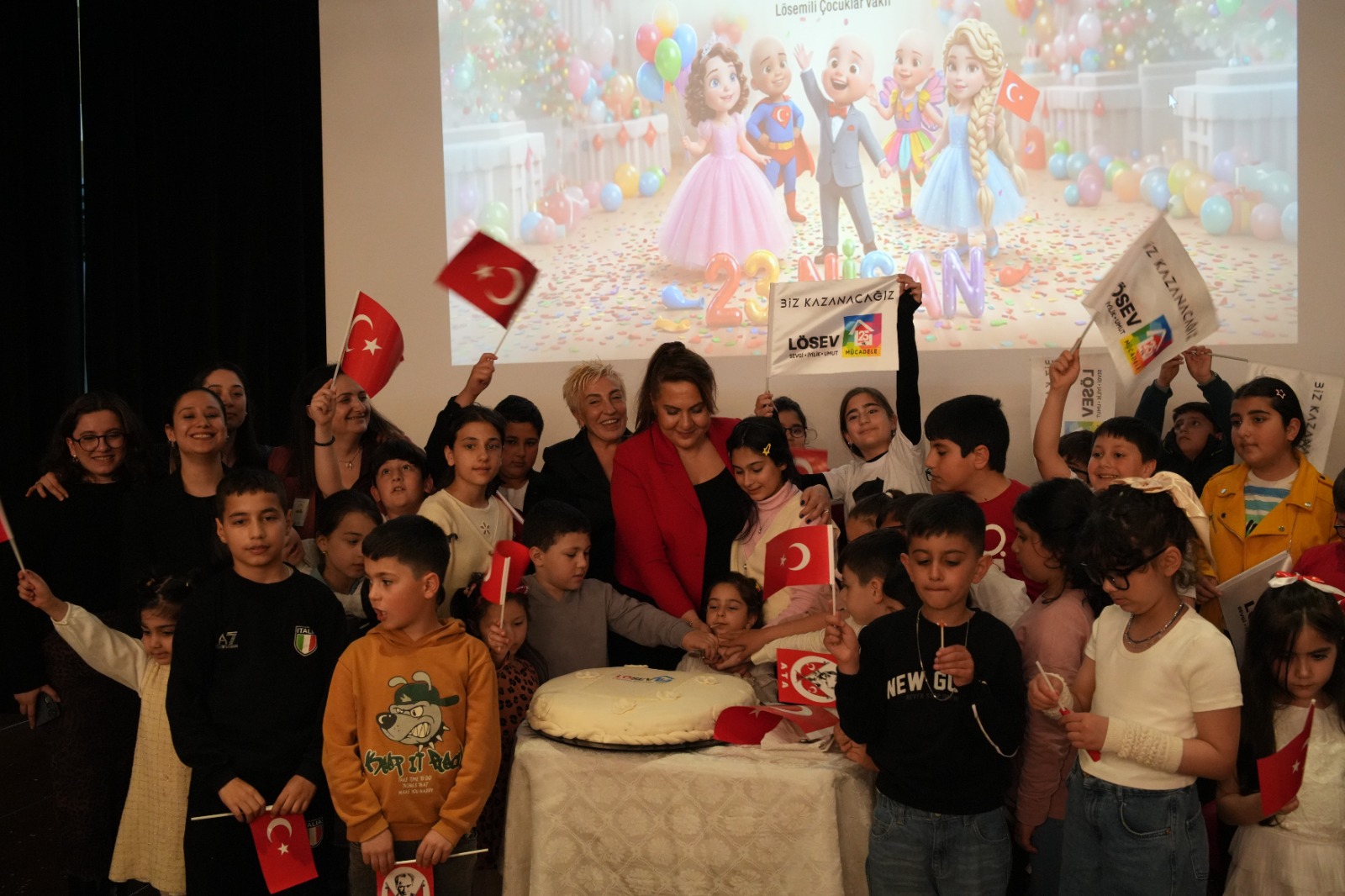 Lösemili çocukların LÖSEV ile 23 Nisan coşkusu