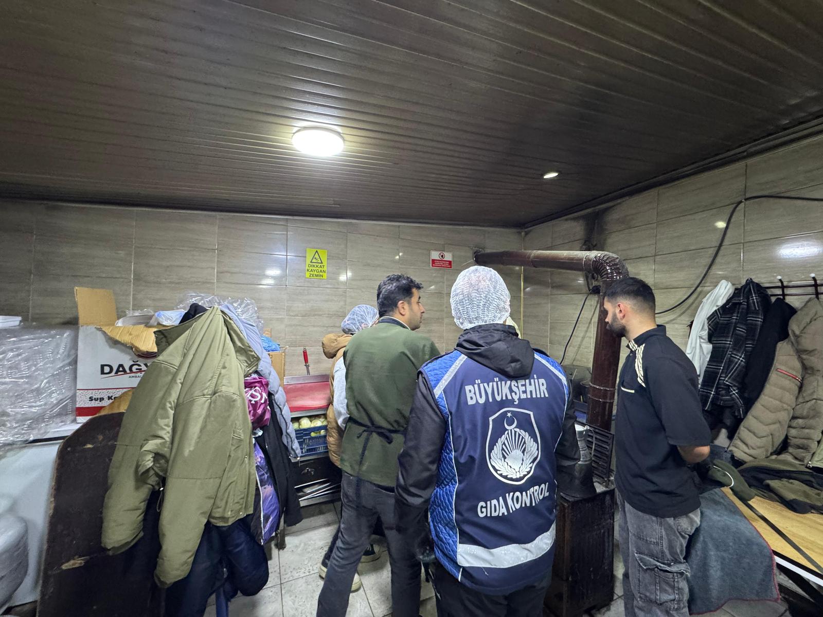 Van’da oto sanayi sitesindeki lokantalara denetim gerçekleştirildi