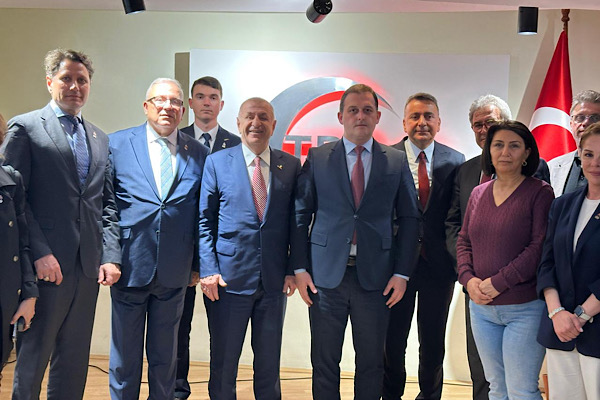 Özdağ, Türk Demokrasi Partisi’ni ziyaret etti