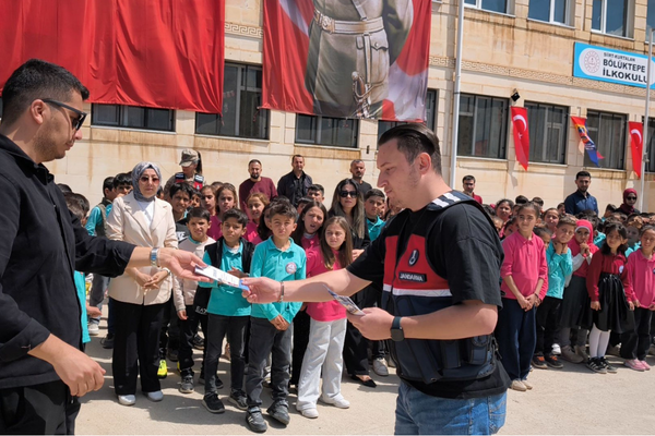 Siirt’te öğrenci ve velilere siber güvenlik eğitimi