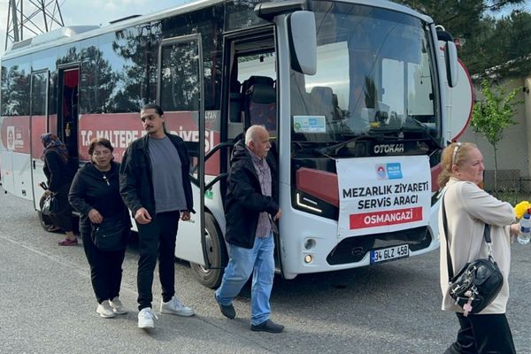 Maltepe’de mezarlıklara ücretsiz ring seferleri başladı