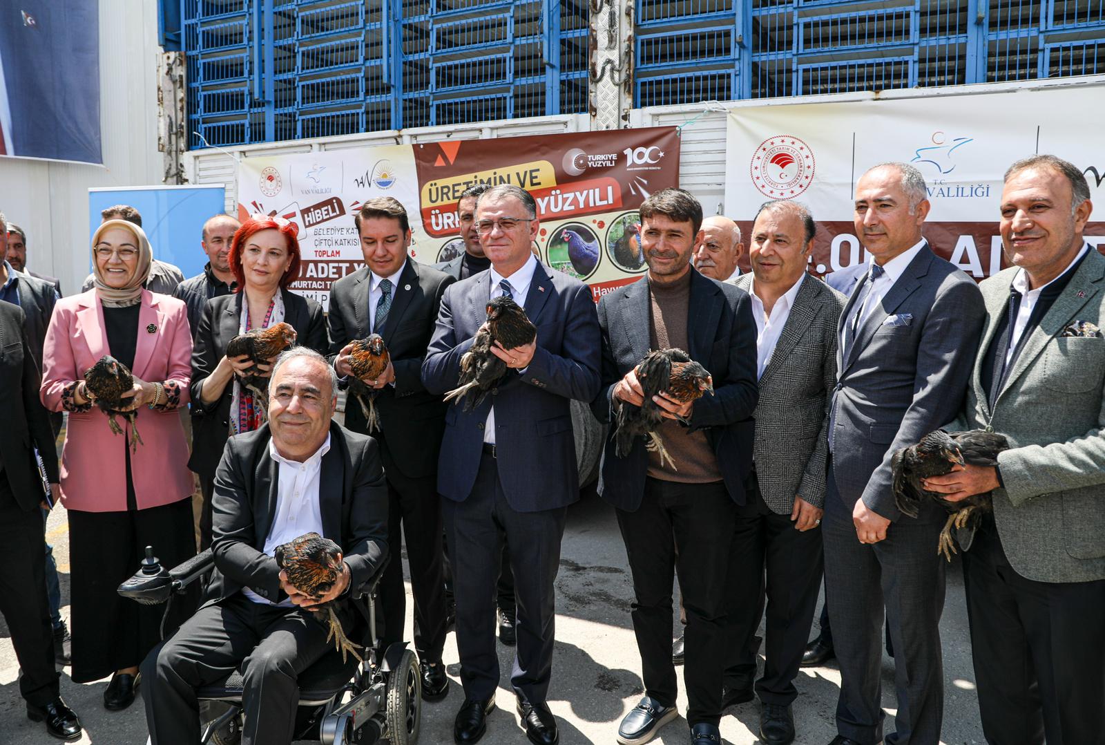 Van’da 170 aileye 23 bin yumurta tavuğu desteği