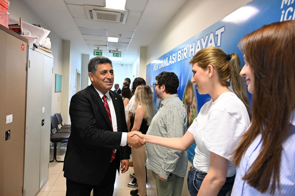 Manisa Büyükşehir Belediyesi’nde bayramlaşma programı düzenlendi