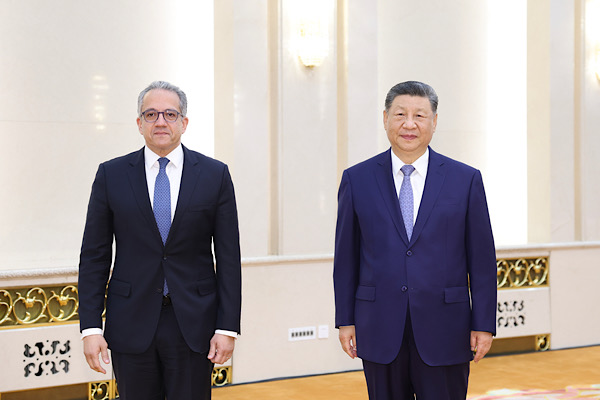 Xi Jinping, UNESCO Genel Direktörü ile bir araya geldi