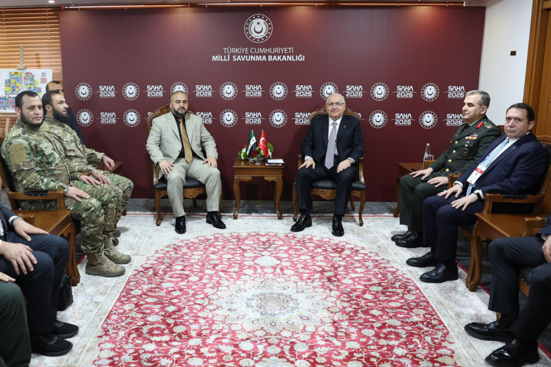 Bakan Güler, SAHA 2026’da Suriye Savunma Bakanı Kasra ile görüştü