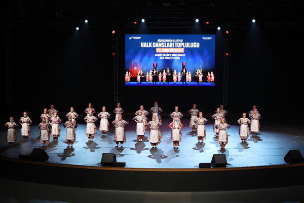 Küçükçekmece’de Halk Dansları gösterisi düzenlendi