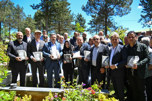 İbrahim Usta kabri başında anıldı