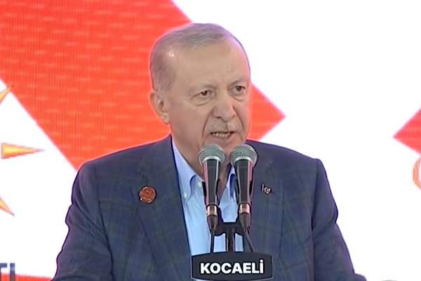 Erdoğan: Sizi aparat olarak, kaldıraç olarak kullanmak isteyenlere müsaade etmeyin