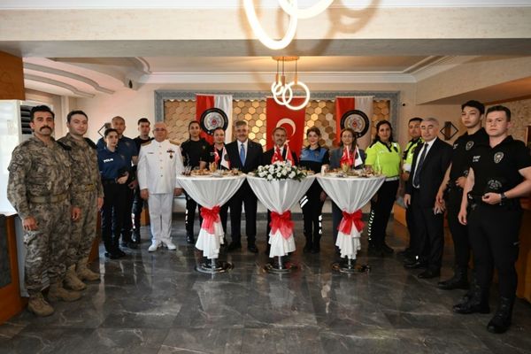 Kocaeli Valisi Aktaş’tan Emniyet Müdürlüğüne bayram ziyareti