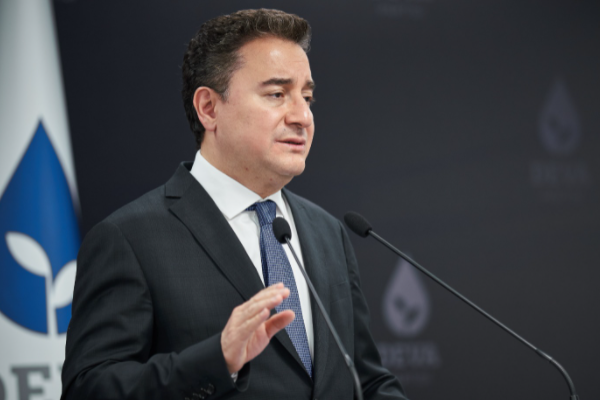 Babacan: Siyasi partileri mahkeme değil, sandık belirler