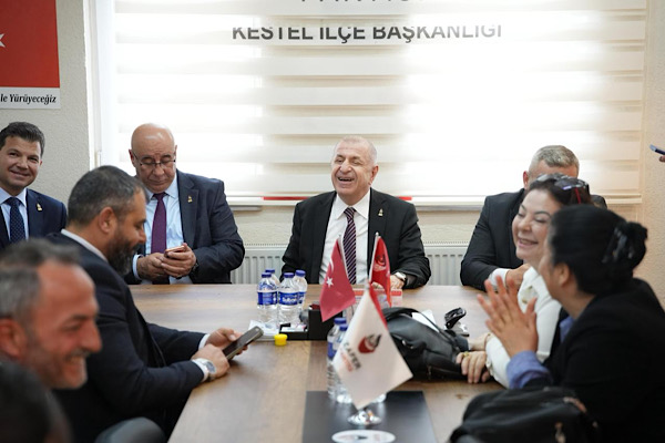 Özdağ, Kestel İlçe Başkanlığını ziyaret etti