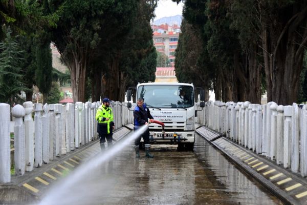 Trabzon’da bayram öncesi temizlik çalışması yürütüldü