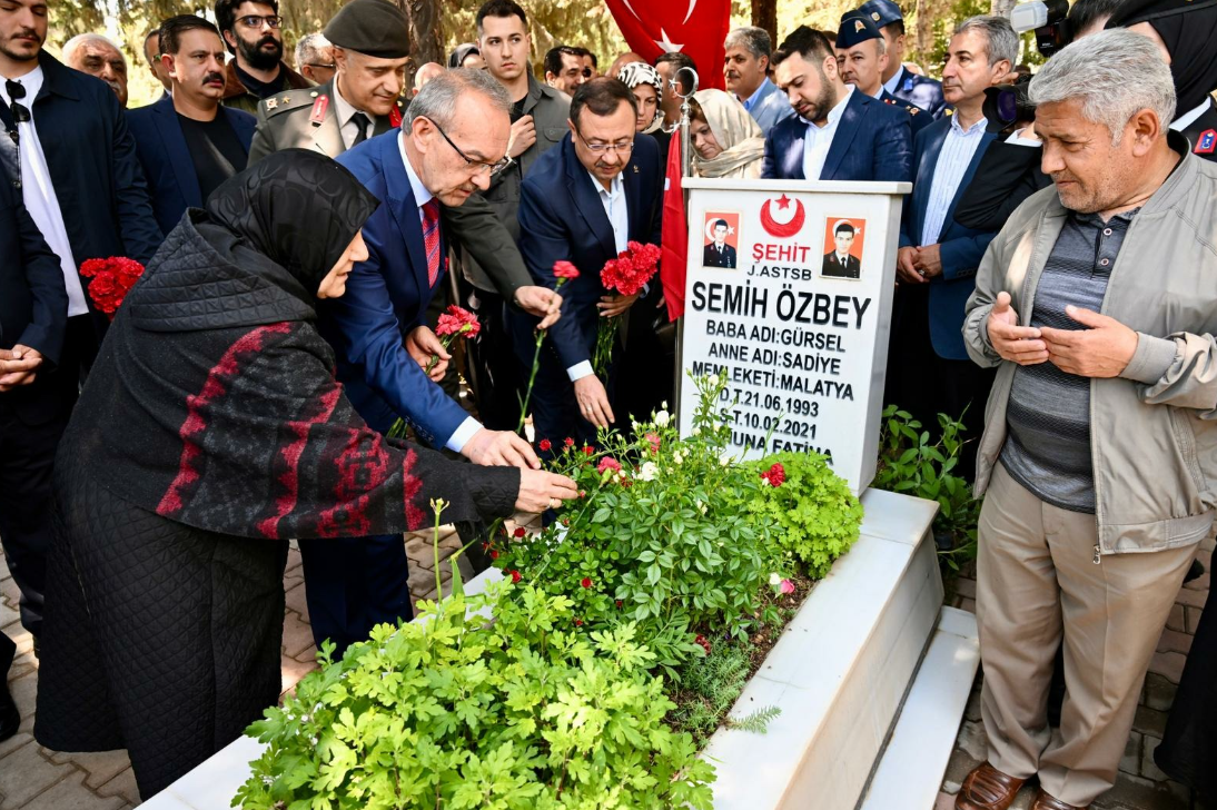 Vali Yavuz, bayram dolayısıyla çeşitli ziyaretler gerçekleştirdi