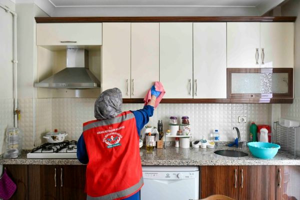 ABB’den ibadethane ve evlerde bayram temizliği