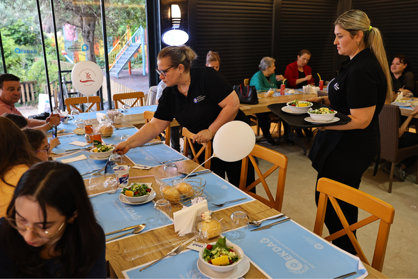Antalya’da çölyak hastaları glütensiz sofrada buluştu
