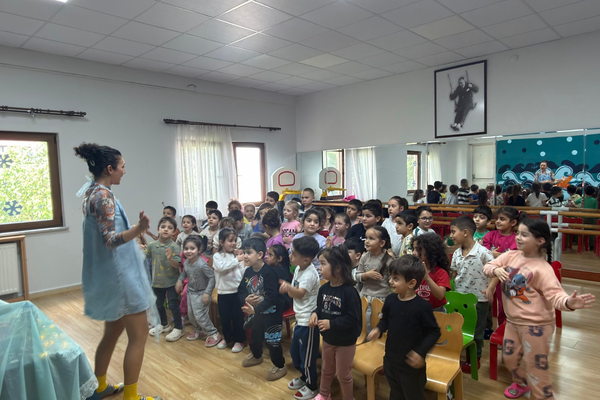 Es Çocuk Evi’nde İnteraktif Masal Tiyatrosu düzenlendi