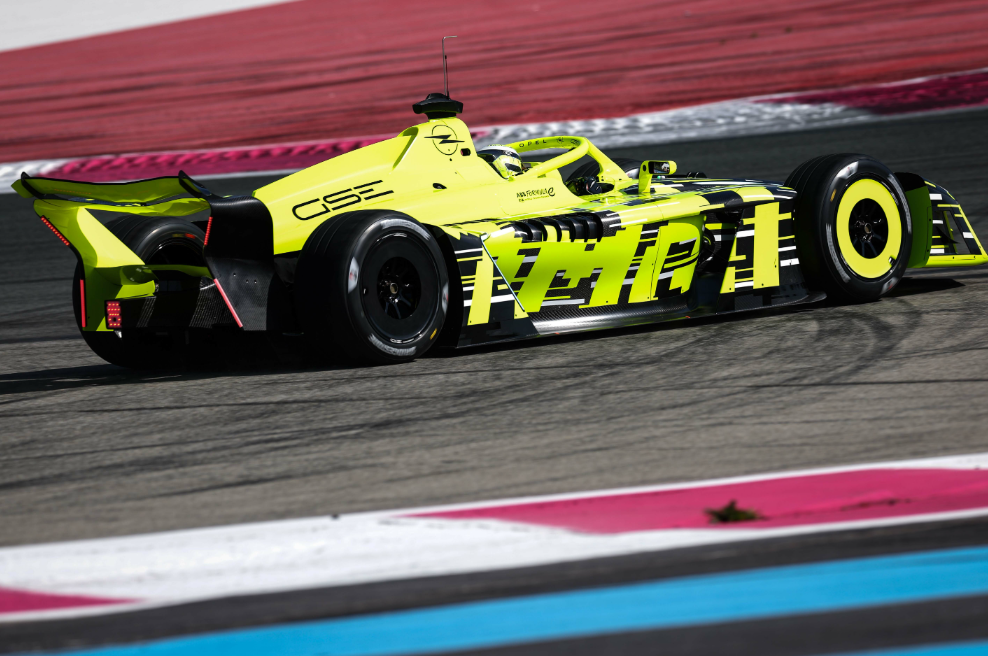 Opel Formula E için GSE 27FE yarış otomobilini tanıttı