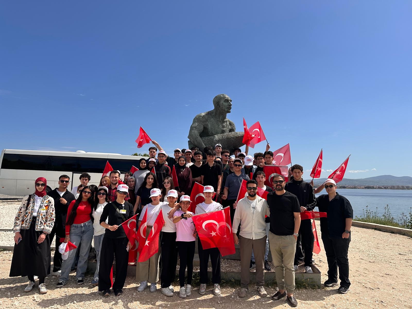 Gençler 19 Mayıs’ta Çanakkale’yi ziyaret etti
