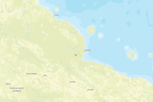 Papua Yeni Gine’de deprem