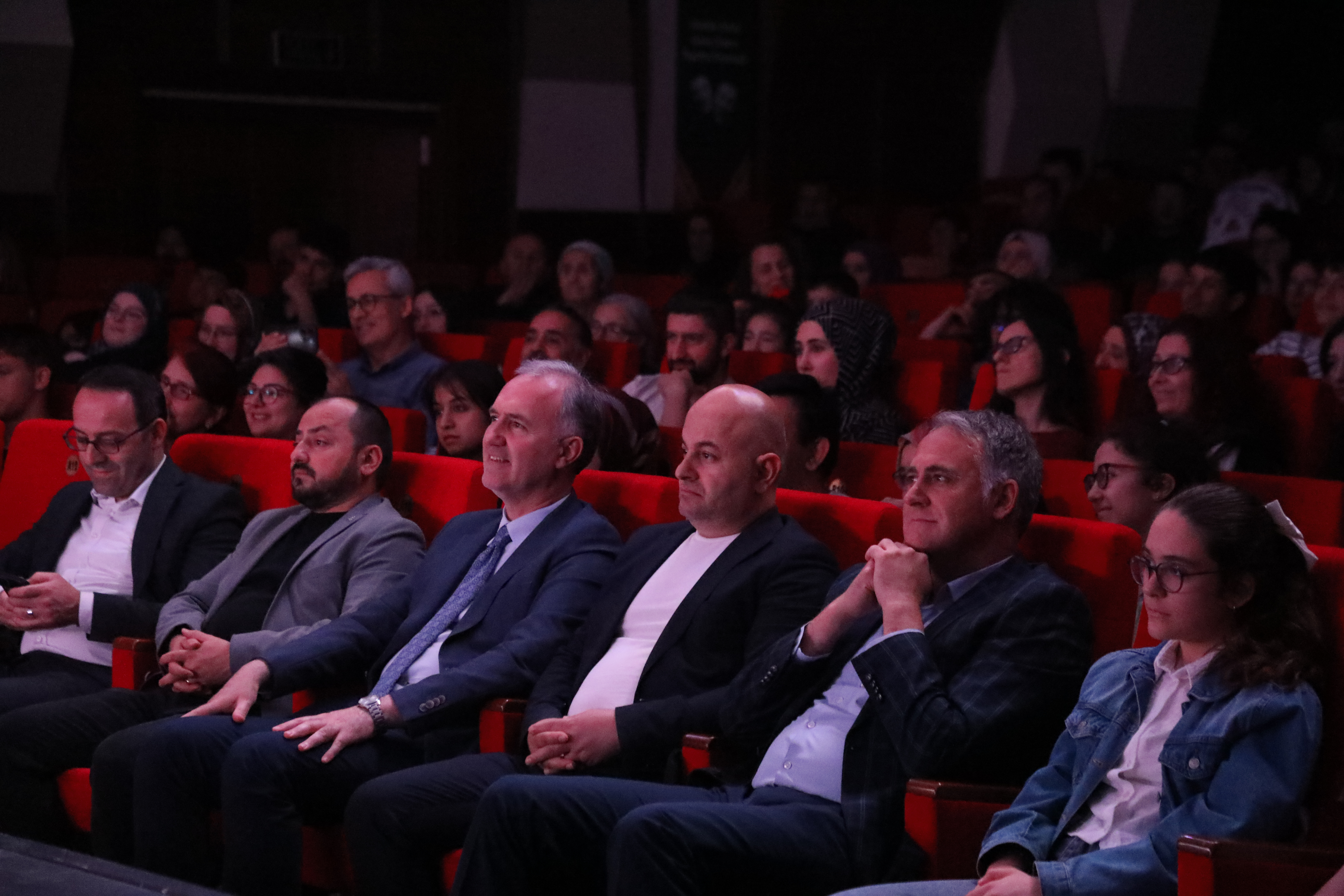 İnegöl’de 8’inci Genç Suare Tiyatro Festivali tamamlandı