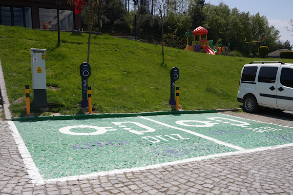 Düzce’de 9 noktada elektrikli araç şarj istasyonu kuruldu
