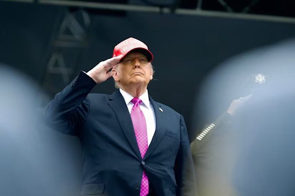 Trump, Anma Günü vesilesiyle hayatını kaybeden askerleri andı