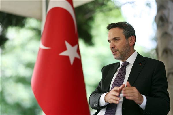 Bayraktar: Savunma sanayiimiz ekonomimize devasa bir katma değer sağlıyor