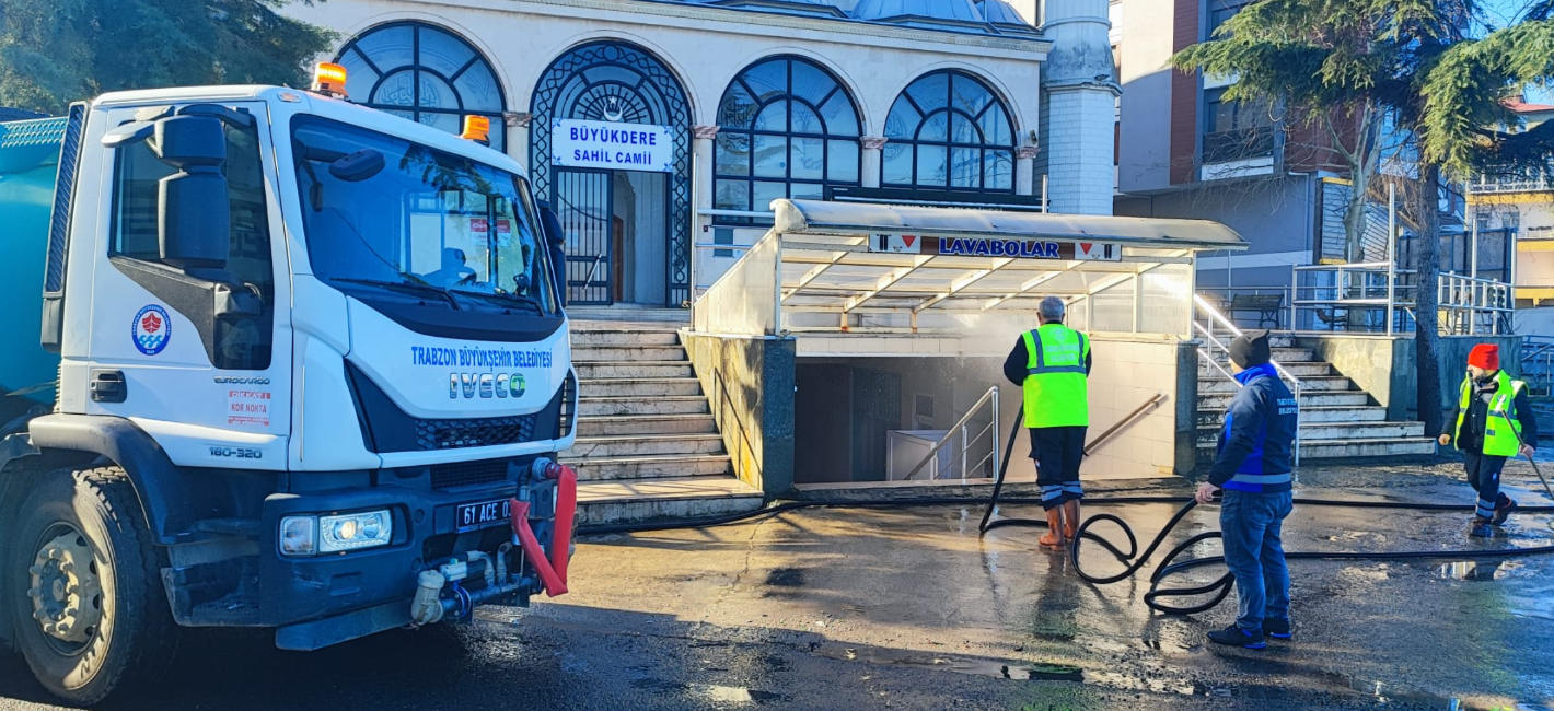 Trabzon’da bayram öncesi temizlik çalışması yürütüldü
