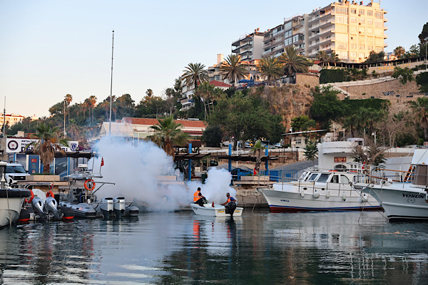 Antalya’da vektörle mücadele denizden de sürdürülüyor