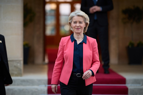 Von der Leyen: Romanya ile dayanışmamız mutlaktır