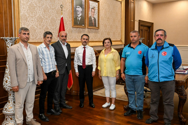 Yesevi Hareketi Derneğinden, Vali Aktaş’a ziyaret