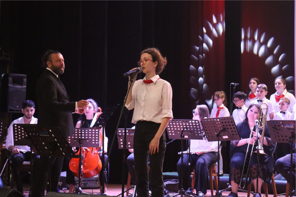 İzmit’te Müzik bölümü öğrencileri yıl sonu konseri verdi