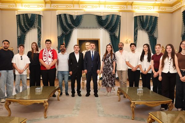 Bursalı öğrencilerin bestelediği marş Türkiye birincisi oldu