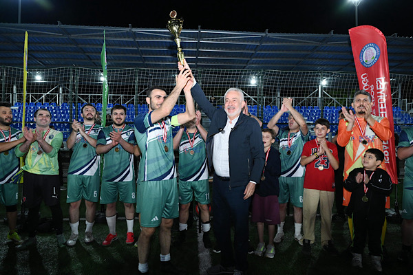 SDÜ Hastanesi Futbol Turnuvası’nda şampiyon Sağlık Sen Vefa Spor oldu